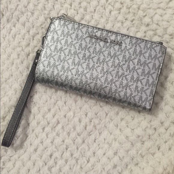 Michael Kors Wristlet - Picture 3 of 7